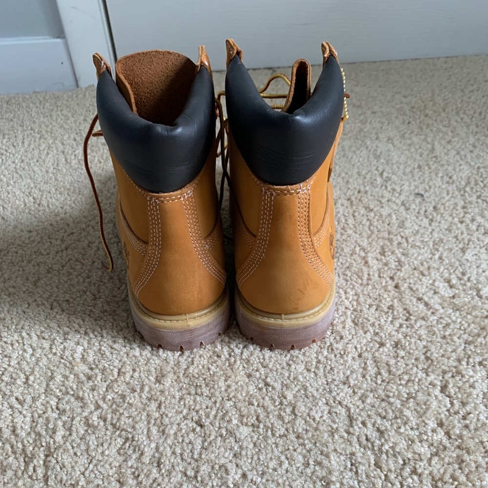 Timberlands Basic Boot - Picture 2 of 3